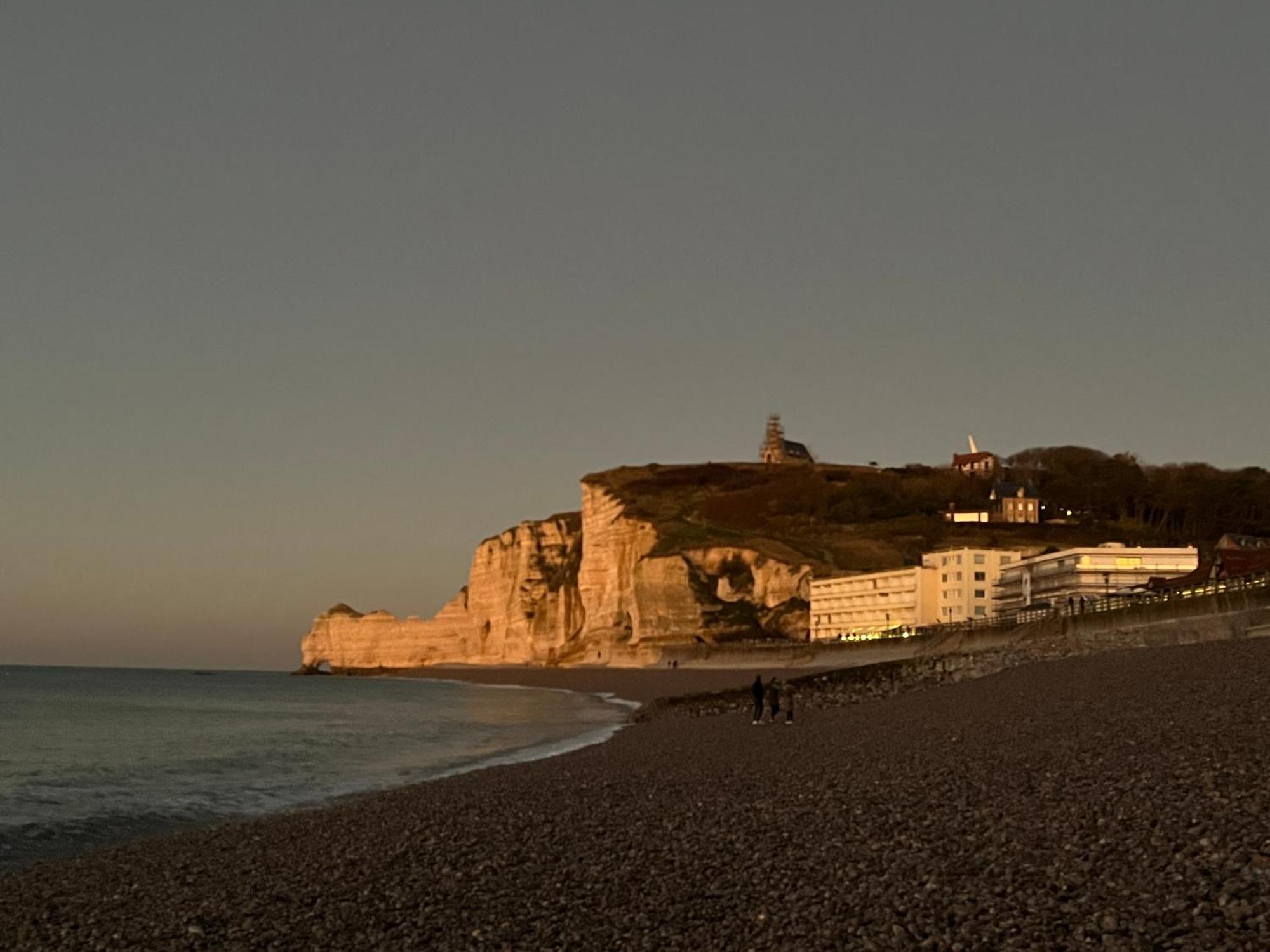 Suite Avec Grande Terrasse Et Parc - Gite Classe 4 Etoiles Étretat Esterno foto